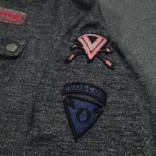y2k Volcom Hoodie Womens XL Fleece Pullover Retro logo patches (No Drawstring) - Picture 4 of 13