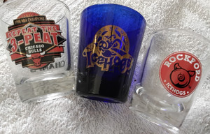3 NICE  VINTAGE SHOT GLASSES  CHICAGO BULLS 3-PEAT & 2 ROCKFORD ICE HOGS