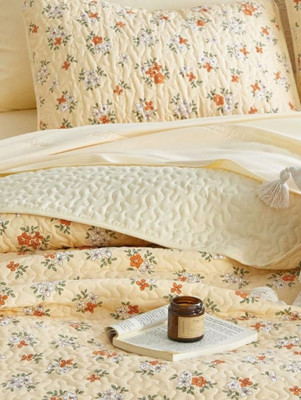 WAKE IN CLOUD Floral Quilt Set Queen NIB Quilt & 2 Pillow Case