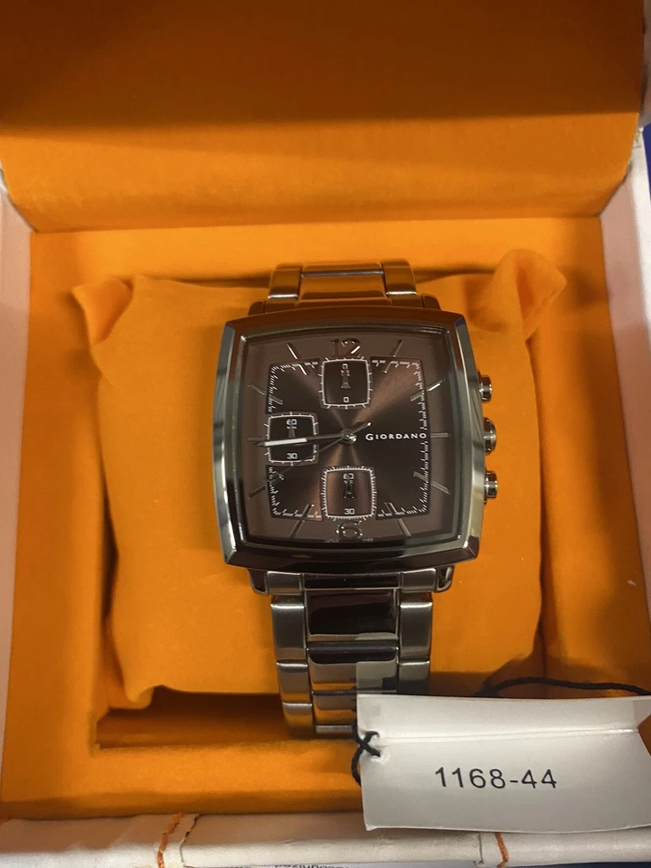 佐丹奴计时腕表 50 米不锈钢日本石英机芯 1168.VD55 — 第 4/4 张图片