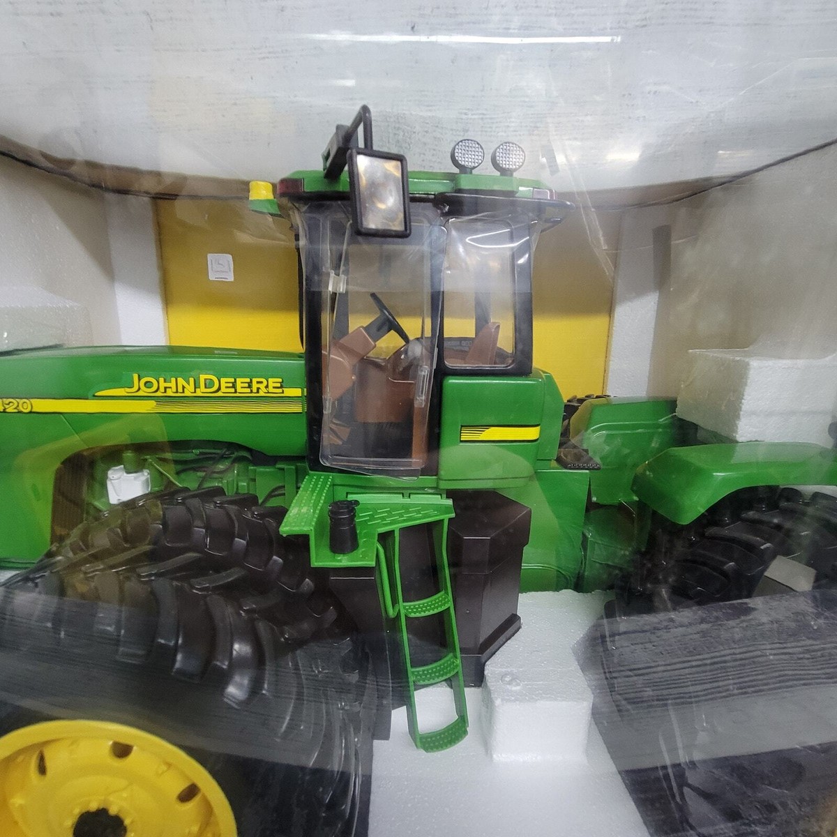 ERTL 2009 John Deere 9420 articulating RC 8 wheeled tractor w