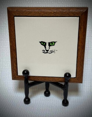Minimalist cat tile by Sierra Windsong 1982, signed by artist D. Hauck