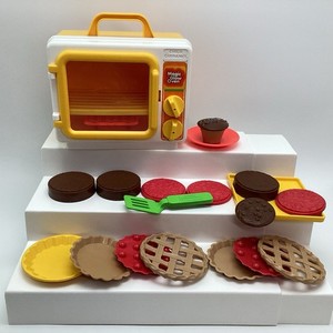Vintage 1982 Child Guidance Magic Glow Oven Scented Baking Play Food Pie Cake