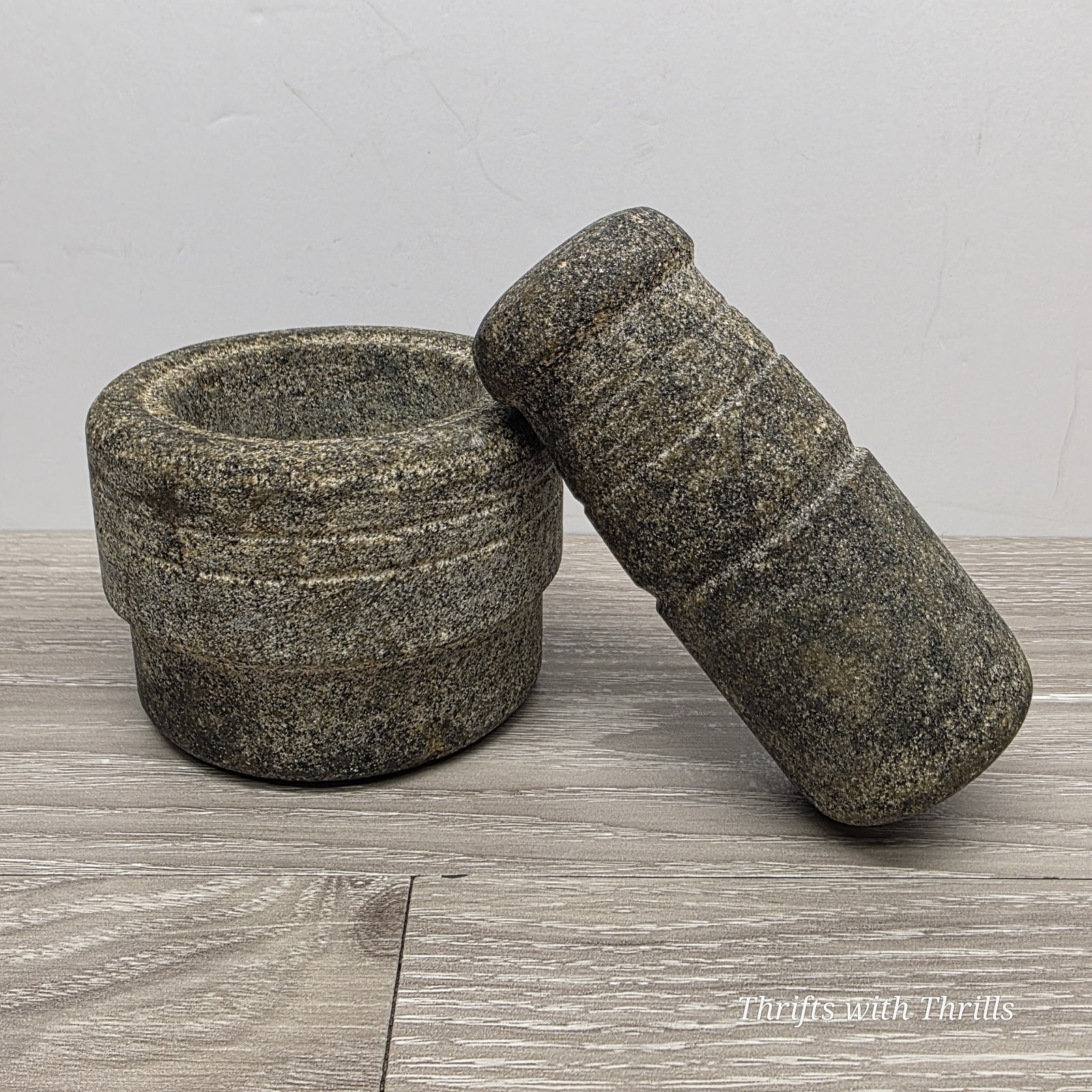 Mortar and Pestle Set - 4" X 3" - Heavy Hand Grinder 