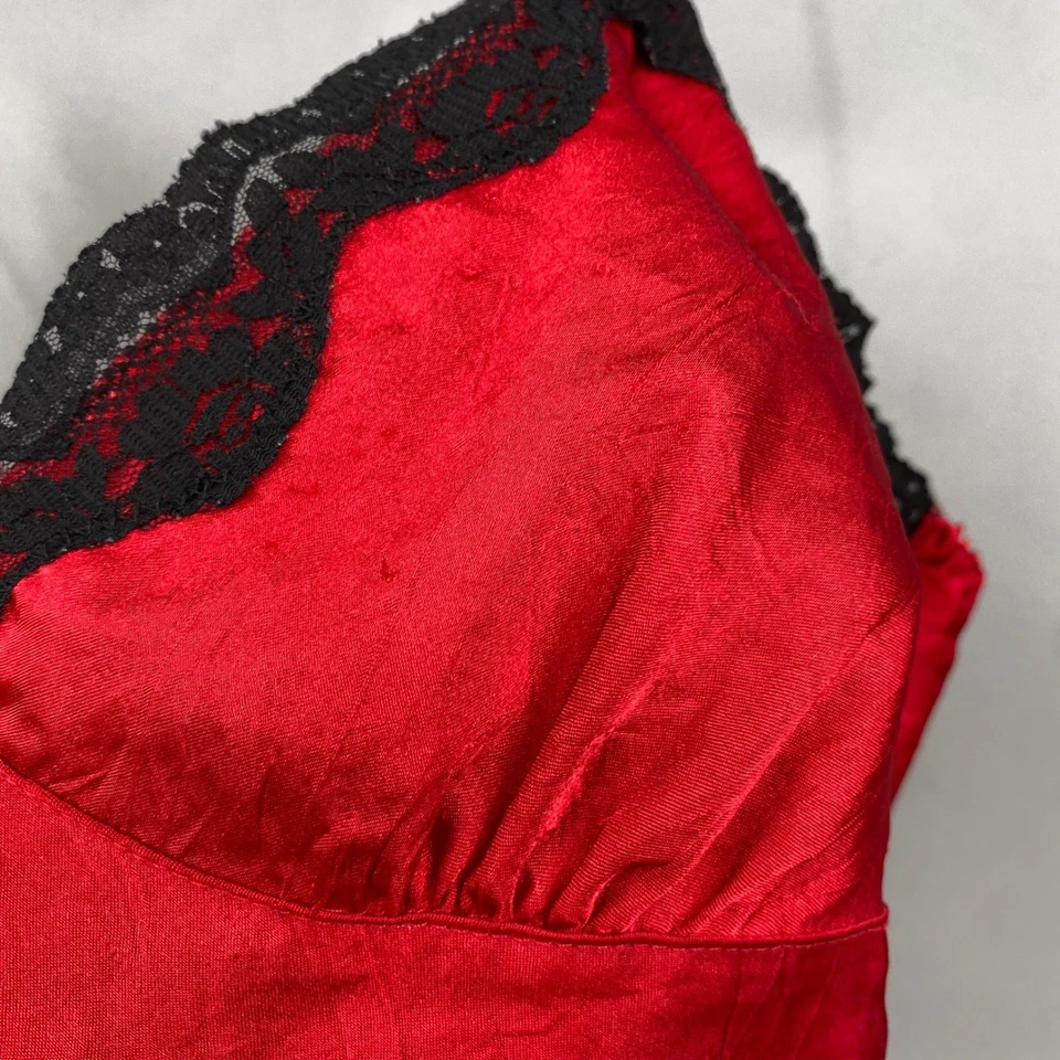 Top Cami Rojo Satinado Sin Límites XL Negro Encaje Ribete Sexy Y2K Caprichoso Gótico Tanque Foto 4 de 4