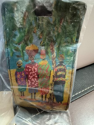 Ladies in Waiting Luggage Tag   New Sealed   Unbranded   Unique Design