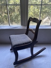 Mecedora vintage para niños Duncan Phyfe rosa caoba asiento de punta de aguja