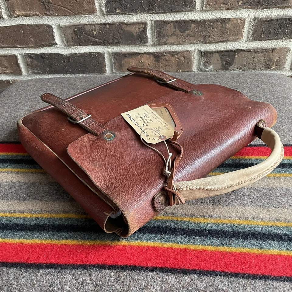 BOLSO MALETÍN MACBOOK AIR 13/IPAD PRO 12,9 CUERO SILLA DE MONTAR VINTAGE AÑOS 40 R$698 Foto 4 de 4
