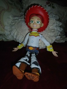 muñeca de pelo rojo disney