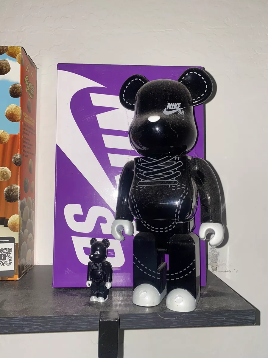 BE@RBRICK NIKE SB BLACK 100％ \u0026 400％