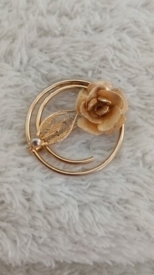 Wunderschöne Vintage Brosche Signiert Sarah Coventry.