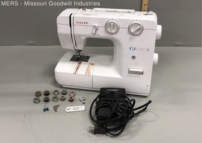 Singer 1525 Portable Electric Sewing Machine White with Pedal & Accessories