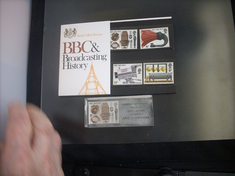 UKGB SCOTT#676 GBC INSERT PAP.WT.+ROYAL MAIL 1972 PRES.SET#43,4,STAMPS MNH,BBC,H