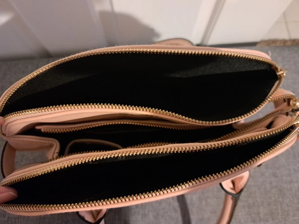 Bolso de hombro Big Buddha para mujer rosa crema imitación cuero nuevo. Foto 3 de 4