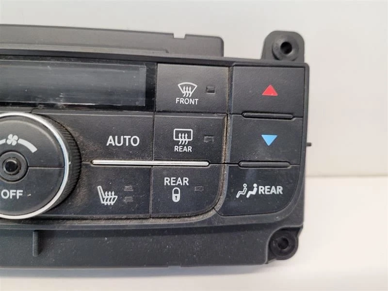 Dodge Caravan 2011-2020 control automático de temperatura CA tablero delantero Foto 3 de 4