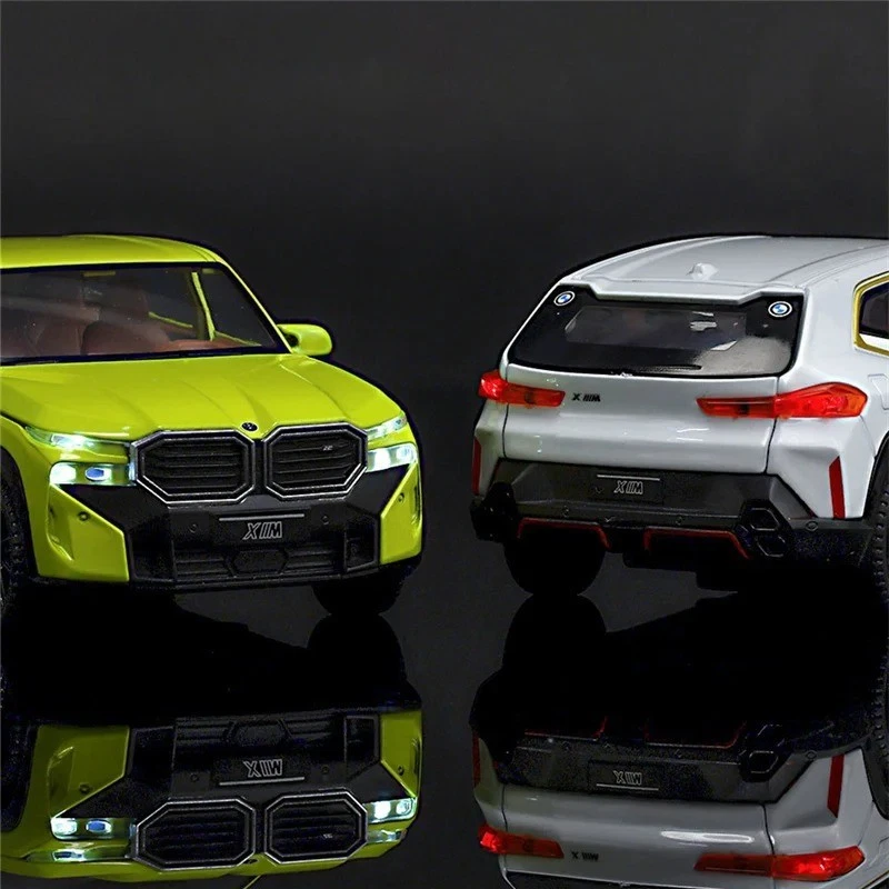 1:32 BMW XM Alloy Sports Car Diecast Model SUV Vehicle Sounds & Lights Kids Gift - Image 4 of 4