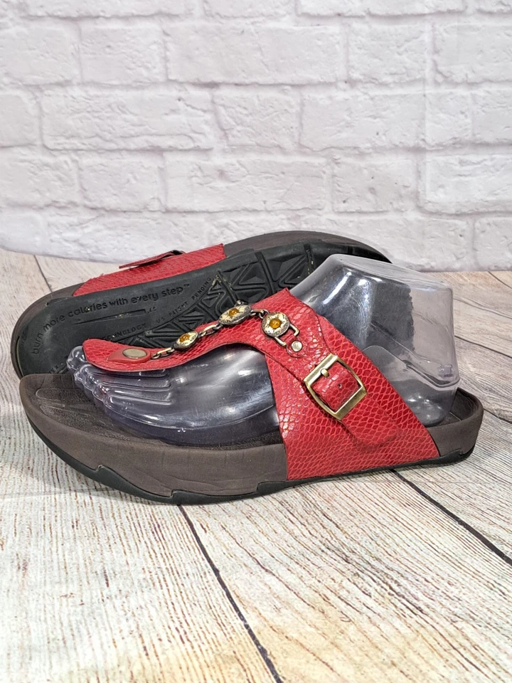 Earth Kelso Exer-Jewel 爵士红色串珠蛇印花拖鞋凉鞋 8 码 — 第 2/4 张图片