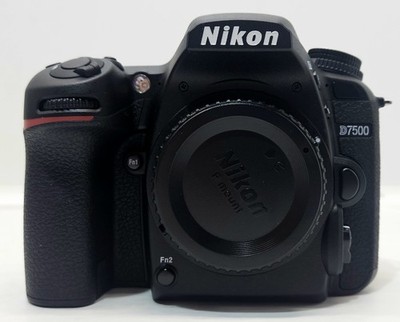 Nikon D7500 DSLR Camera with AF-S DX NIKKOR 18-140mm f/3.5-5.6G ED