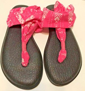 sanuk pink flip flops