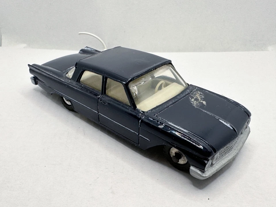 VINTAGE DINKY TOYS # 264 FORD FAIRLANE RCMP POLICE PATROL CAR CUSTOMISED REPAINT - Image 4 of 4