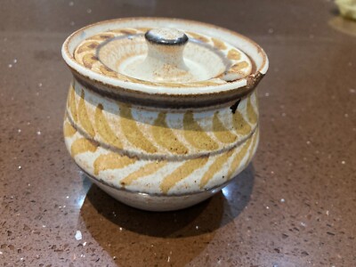 Vintage Marmeladen-/Marmeladentopf aus lackiertem Ton mit Deckel, kleiner Chip, weiß/beige, 8 cm