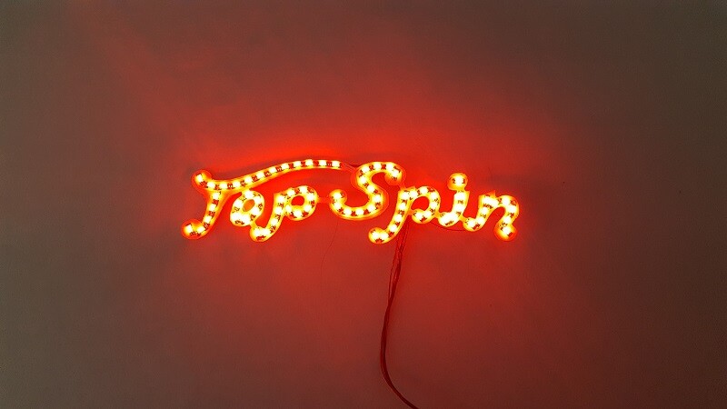 Kirmes illumination miniature avec l'enseigne pour Top Spin Faller 140431 H0 en plastique