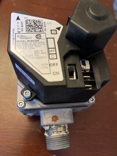 White Rogers No. 36H54-486 HVAC Gas Valve 1” Out / 1” In - 24V  50/60 HZ 540 Amp