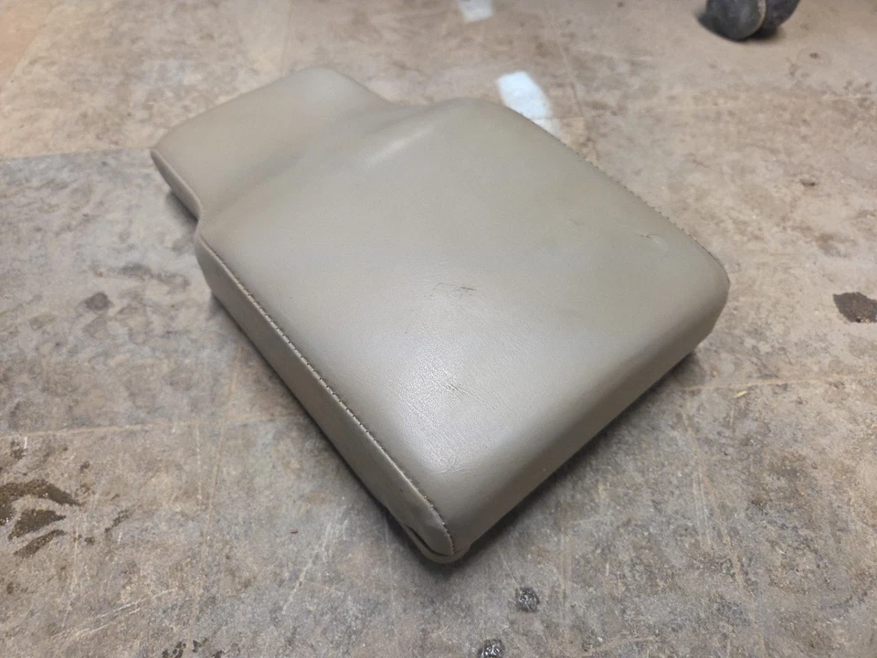 SHORT 12.5 Buick LeSABRE BEIGE 2000-2005 Tapa Consola Central Delantera Tapa Apoyabrazos Foto 2 de 4