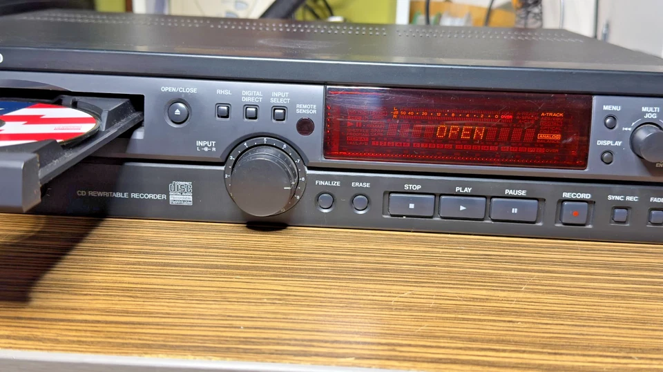 Tascam CD-RW700 Professional CD Recorder – Tested – With Remote – - Image 4 of 4
