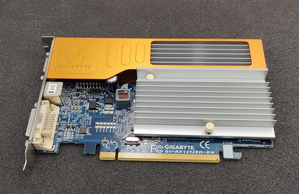 Gigabyte Technology ATI Radeon X1300 (GV-RX13128D-RH) - FAST SHIPPING - Image 2 of 4