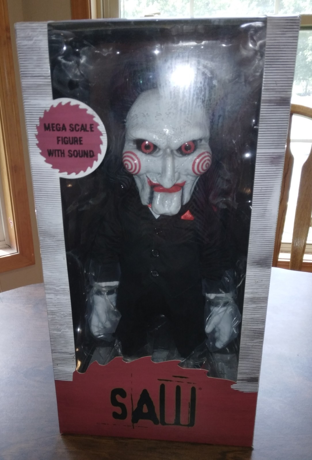 Mezco Saw 15" pulgadas Billy The Puppet mega escala figura muñeca con sonido fotos retorcidas