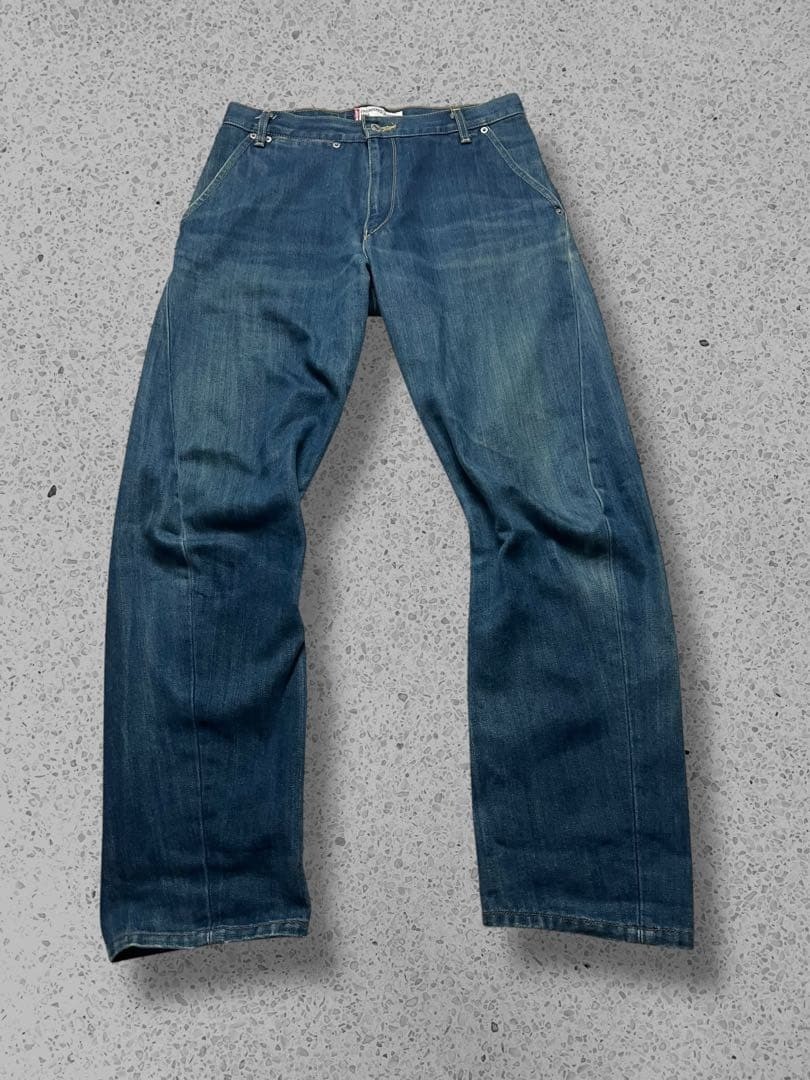 00S Levi'S Engineered Jeans Early Chino Model View 2