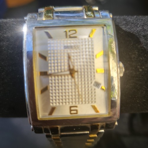 Vintage Guess Watch Japan Movement Stainless Steel Case & Bracelet Works Well - Picture 13 of 15