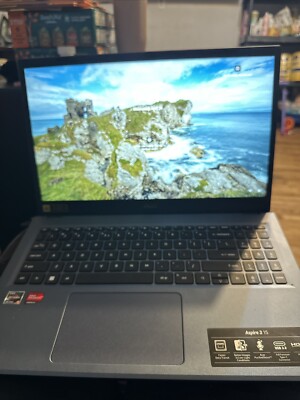 Acer Aspire (512GB SSD AMD Ryzen 7520U 16GB RAM) Laptop 