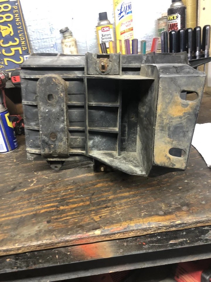 Ram 2500 1994 caja de batería lado derecho Foto 3 de 3