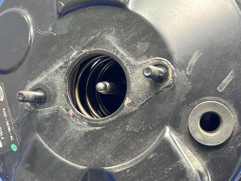 2012-2015 Range Rover Evoque Power Brake Booster Genuine OEM LR024469 - Image 4 of 4