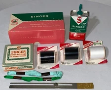 Singer Sewing Machine  Accessories Lot Discs Thread Floss Oil Guide Zig Zag 603