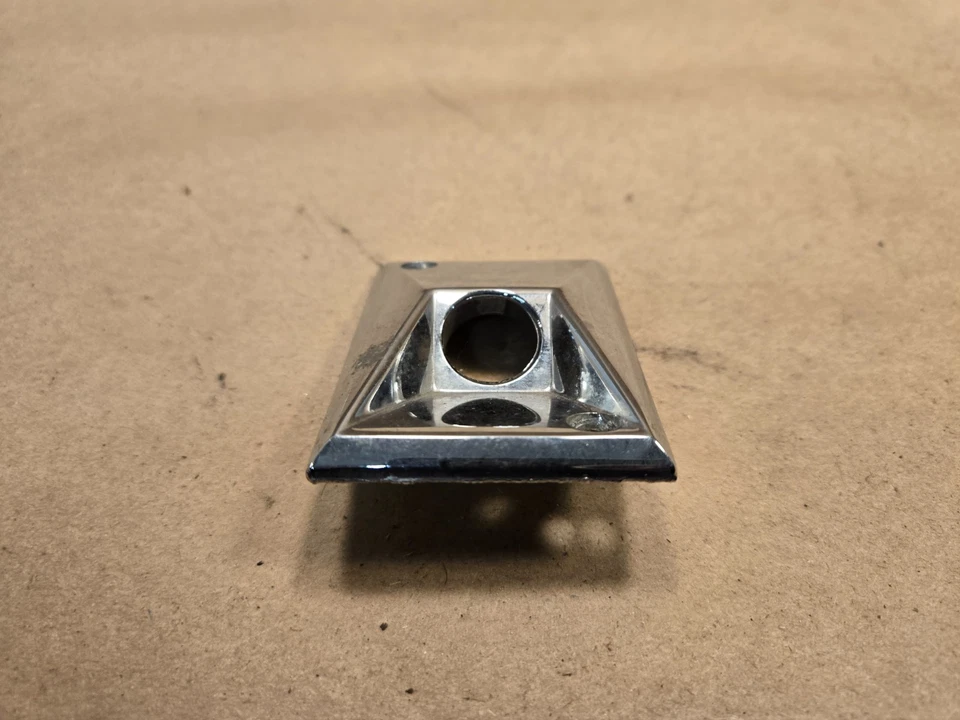 Espejo retrovisor Corvette LeSabre Oldsmobile GM Escutcheon 9874500 Foto 4 de 4