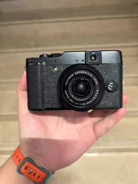 【美品】FUJIFILM X10 Amazon.com : Fujifilm X10 12 MP EXR CMOS Digital Camera with f2.0