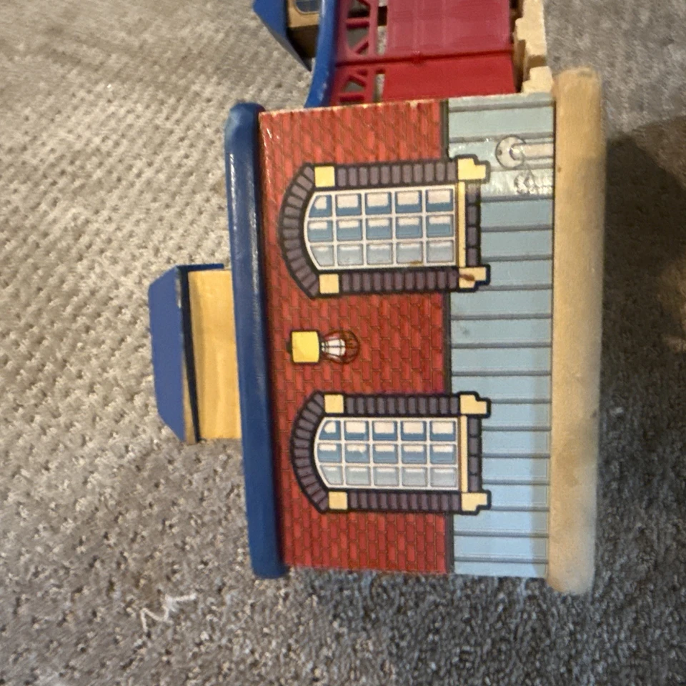 Thomas the Tank Engine Tren de Madera Estación Tidmouth Casa Redonda Cobertizo de Tren Foto 4 de 4