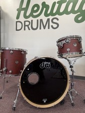 DW Performance Series 22/13/16 Drum Set
