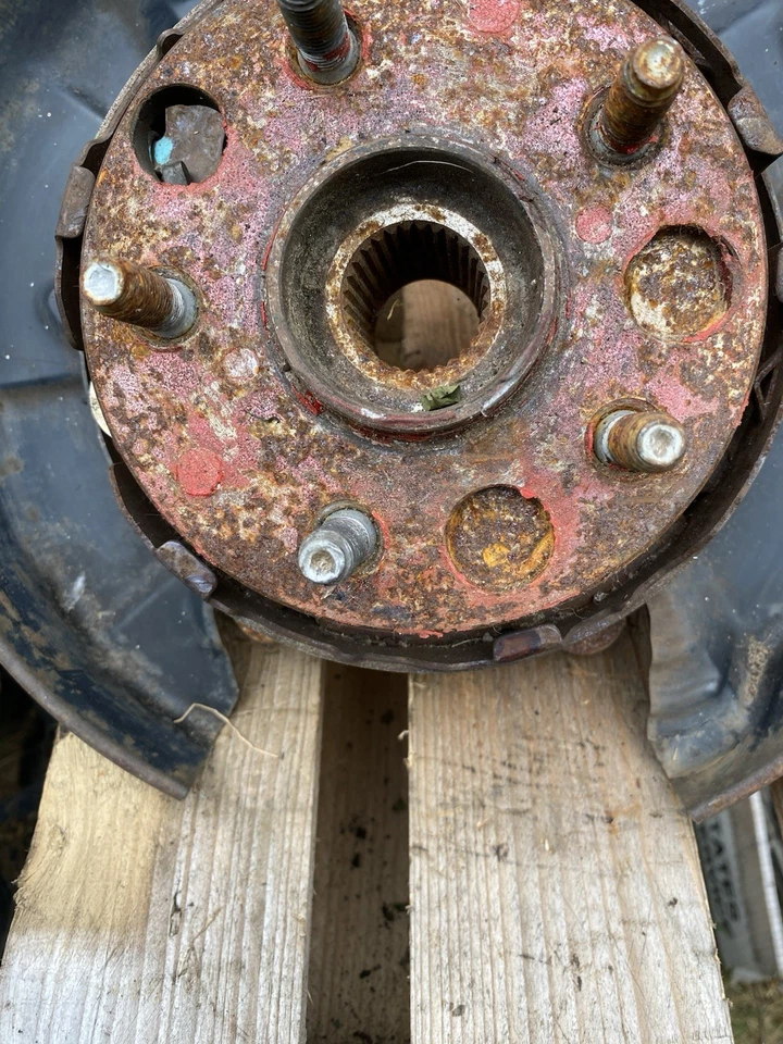 Lexus IS300 2001-2005 OEM lado derecho pasajero rueda trasera nudillo buje husillo Foto 4 de 4