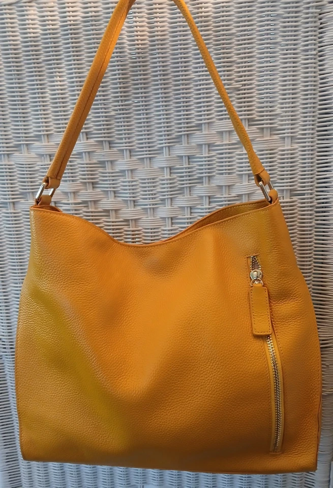 Tote Le Monde Florence Slouch Leather Shoulder Bag. Rare Yellow Color