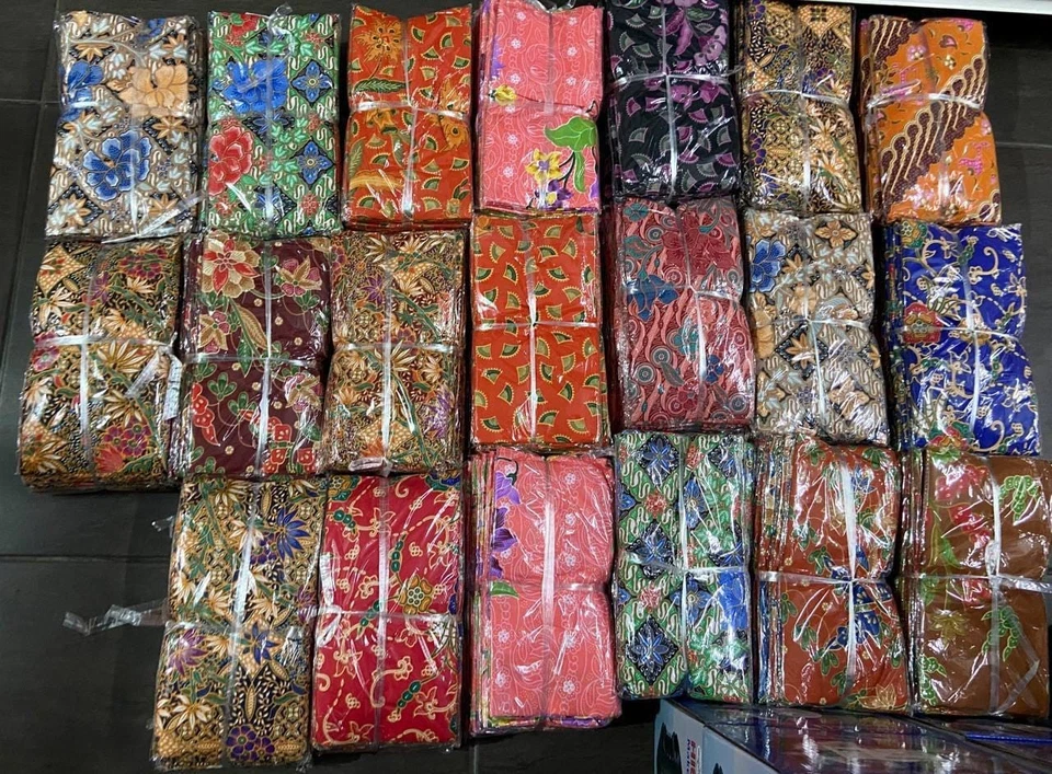 Women & Men Batik Sarong, Soft Cotton Batik Fabric, Free Size, Non-Fading Colors - Image 3 of 4