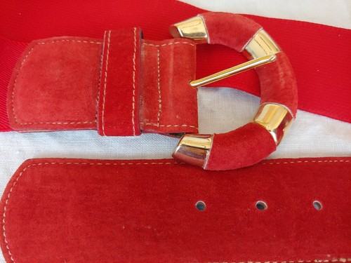 Vintage 1970s 80s Omega Red Suede Gold Buckle Stretch Wide S-M up to 31.5" USA - Picture 5 of 6