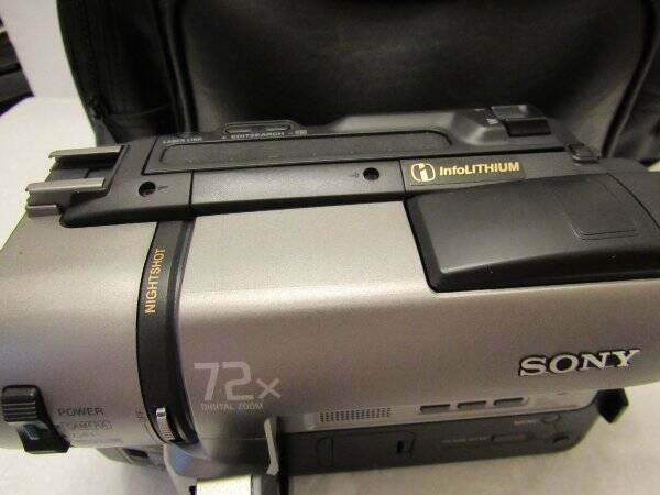 Sony Handycam Vision CCD-TRV815 NTSC Digital Hi8 Video Sony Handycam Vision CCD-TRV815 NTSC Digital Hi8 Video