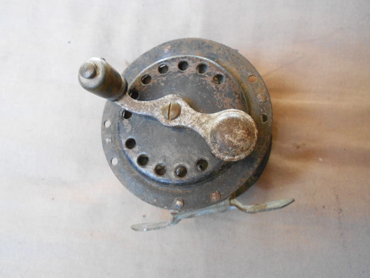 Ancien moulinet de pêche à filer Penn 104