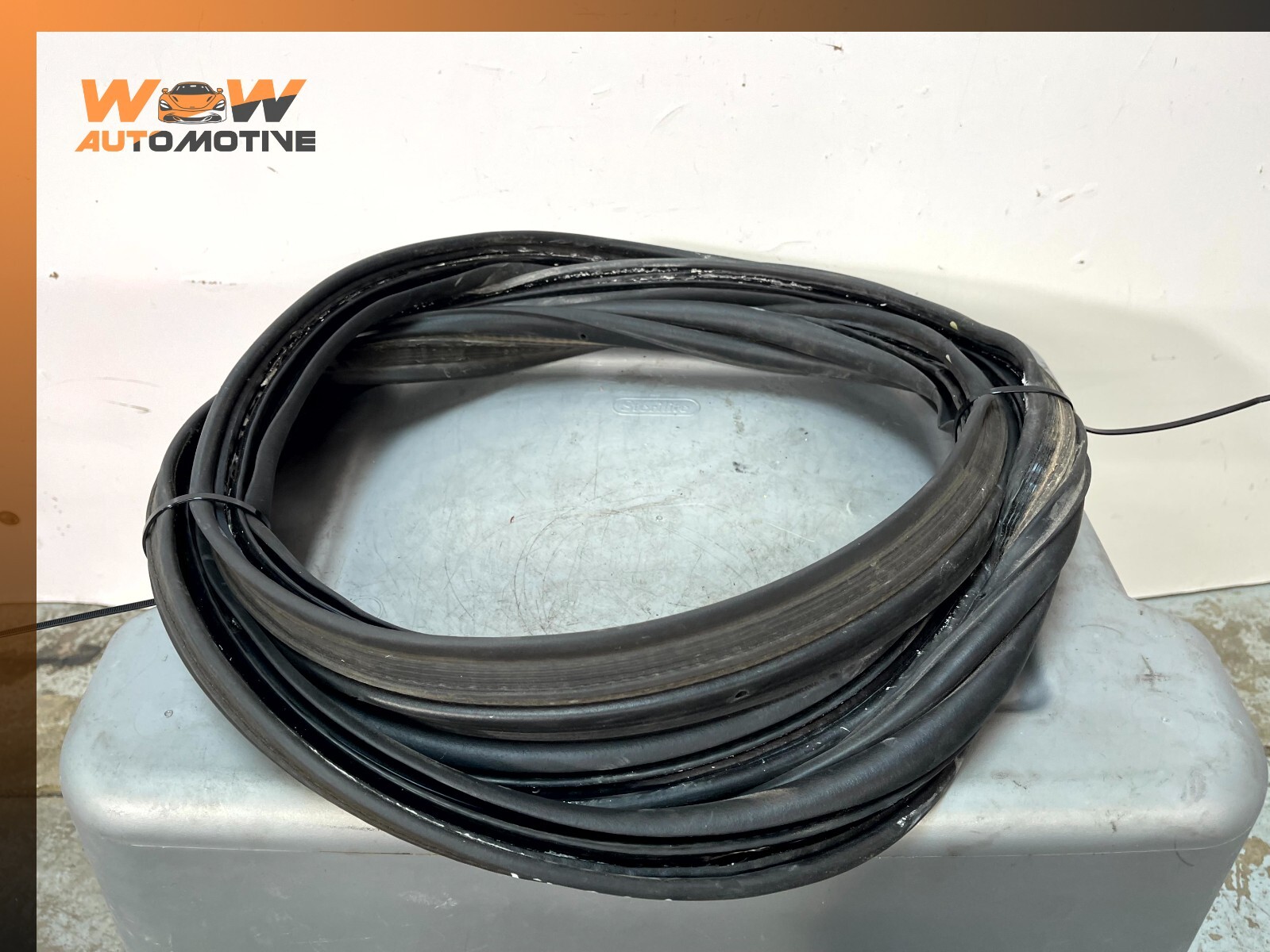 Maserati Ghibli 2014-2017 Rear Trunk lid seal