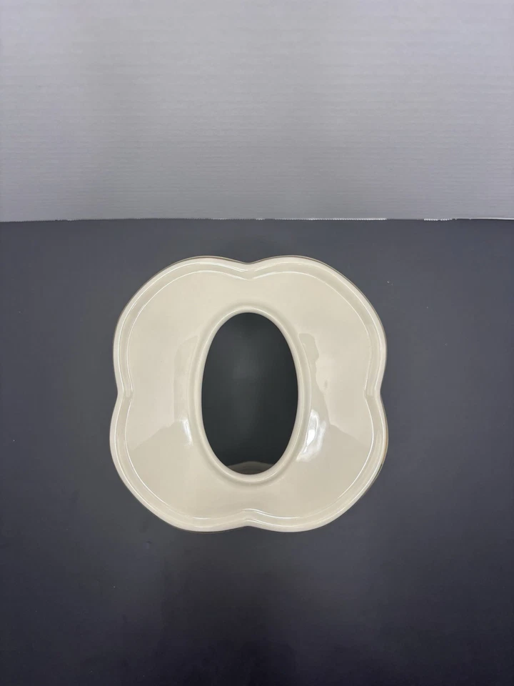 "Caja cubierta soporte pañuelo Croscill Bellissima porcelana borgoña y marfil 6"" de alto" Foto 4 de 4