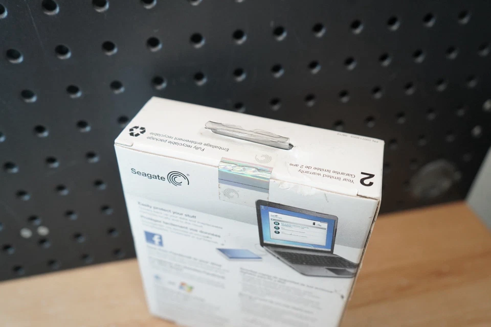 (C) Seagate Backup Plus Portable Device STBU10000102 - Image 3 of 4